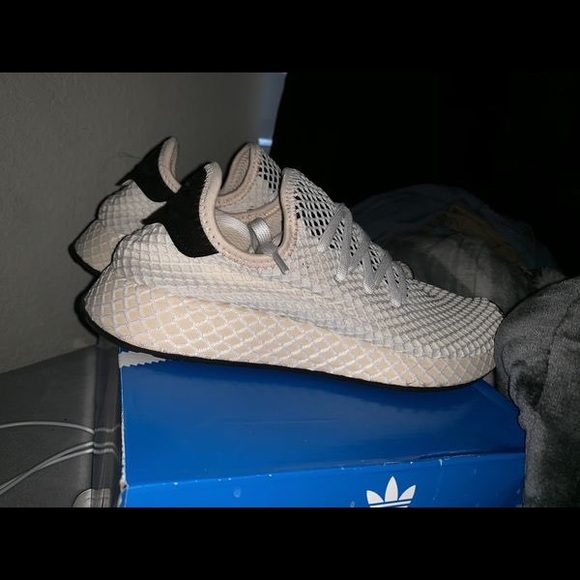 Women’s adidas shoes - Picture 1 of 1